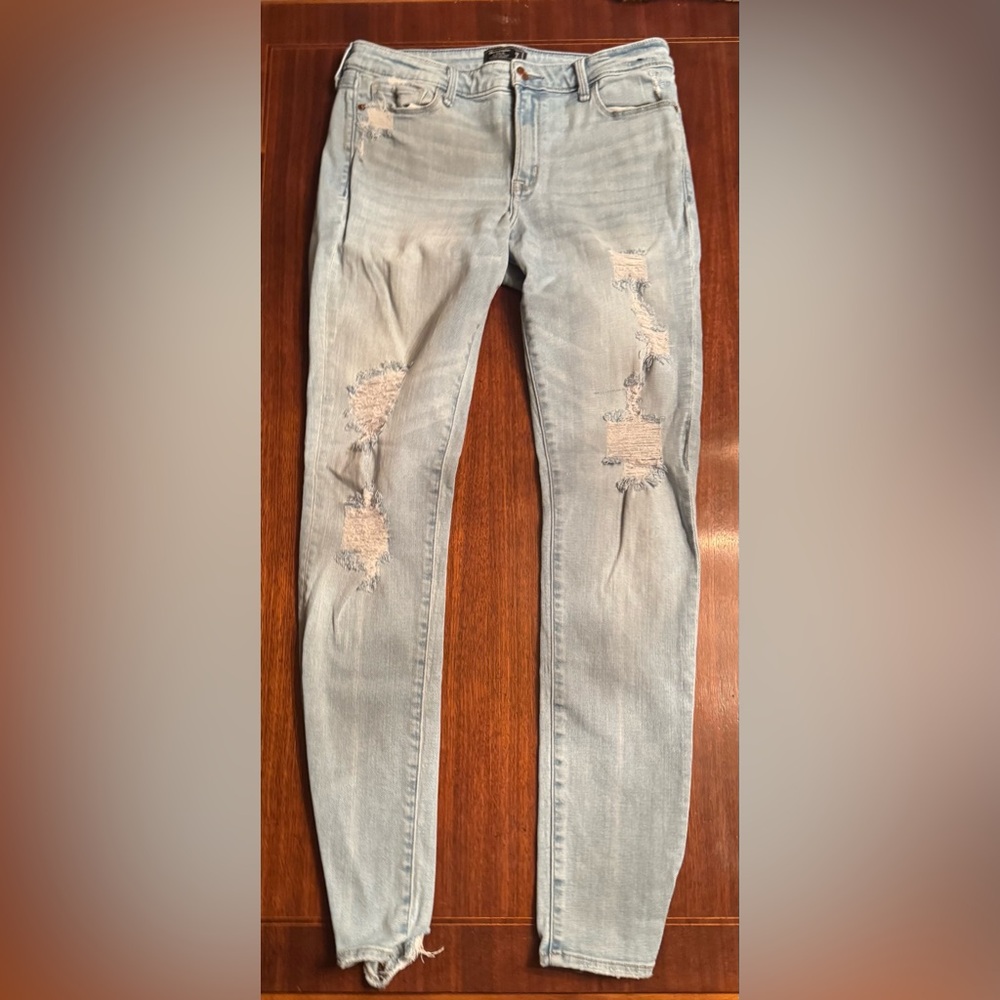Abercrombie & Fitch Harper Low Rise Skinny Jeans Light Wash Distressed Size 29